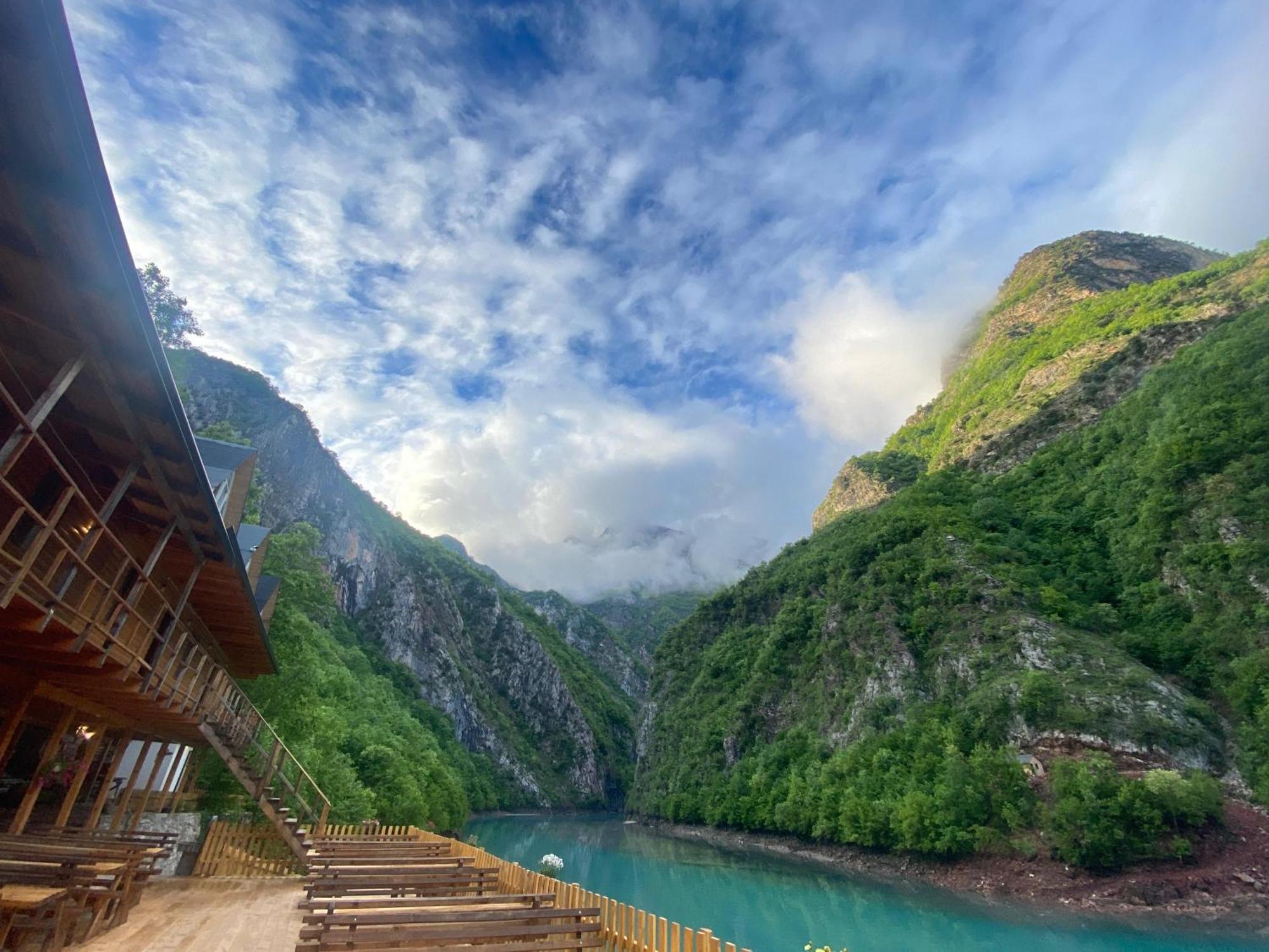 Riverside Komani Lake Exterior photo