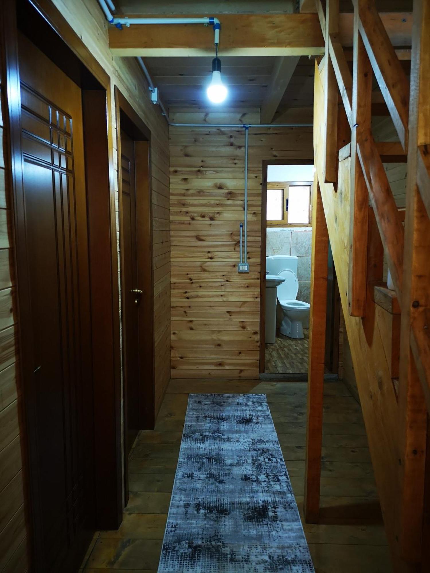 Riverside Komani Lake Room photo