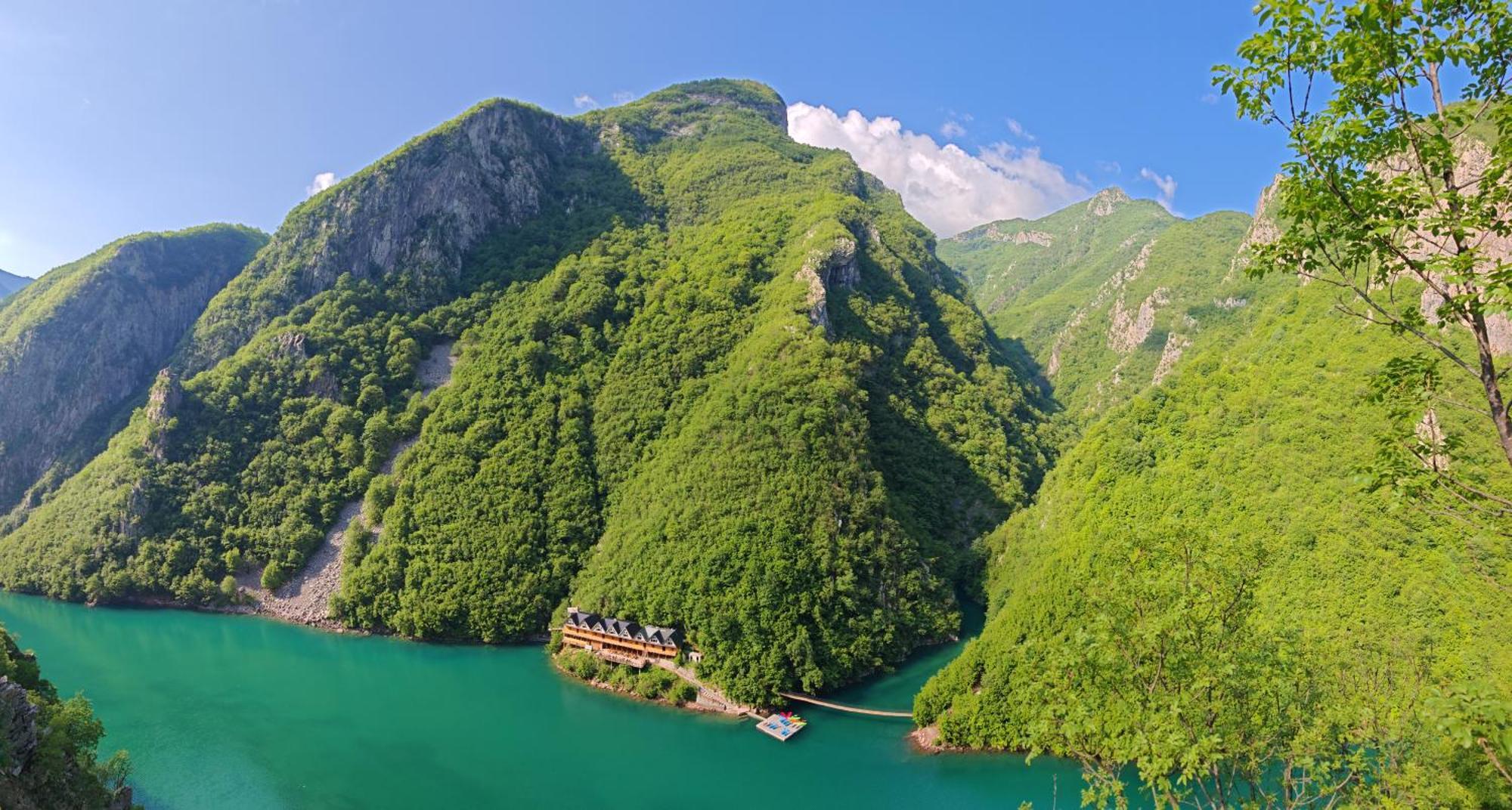 Riverside Komani Lake Exterior photo